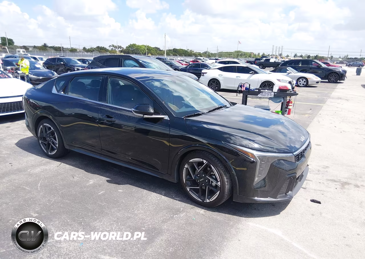 2025 Kia K4 Gt-Line – zdjęcie 1 z 16