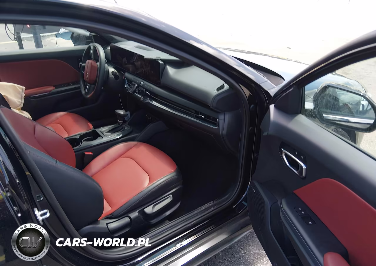 2025 Kia K4 Gt-Line VIN:3KPFW4DE3SE170255 - 5
