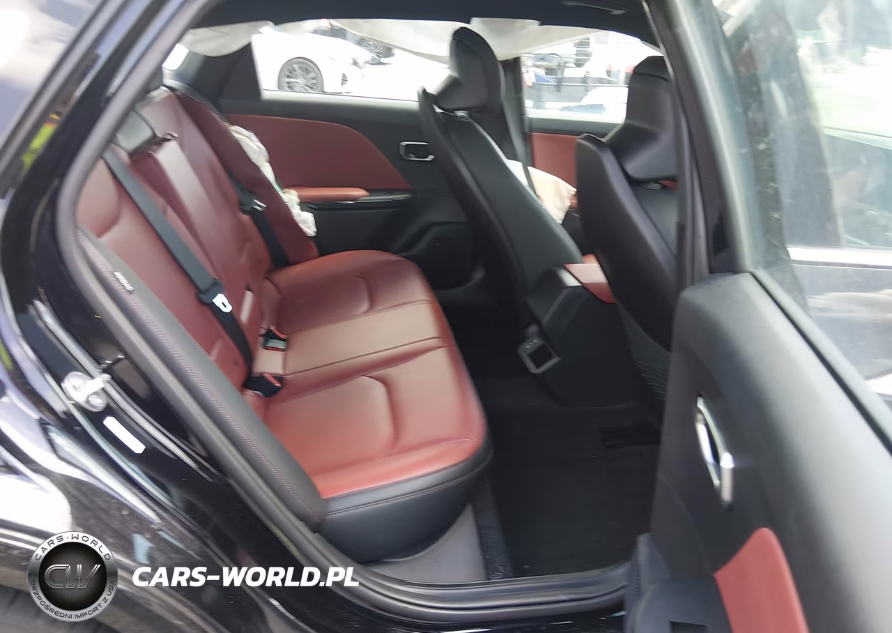 2025 Kia K4 Gt-Line VIN:3KPFW4DE3SE170255 - 8