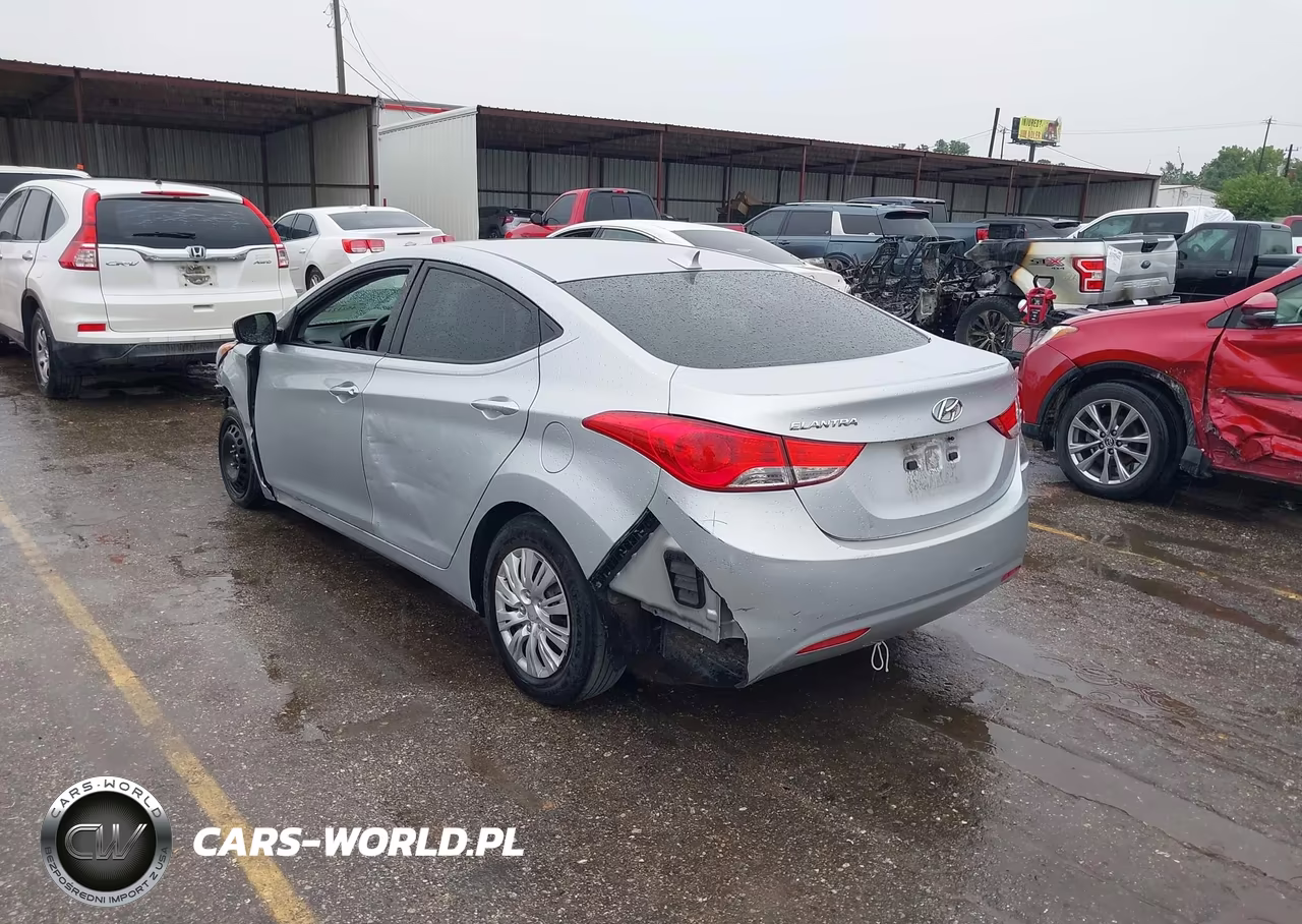 2013 Hyundai Elantra Gls VIN:5NPDH4AE3DH372243 - 3