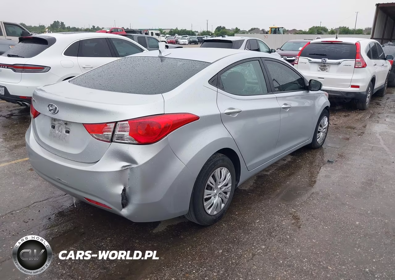 2013 Hyundai Elantra Gls VIN:5NPDH4AE3DH372243 - 4