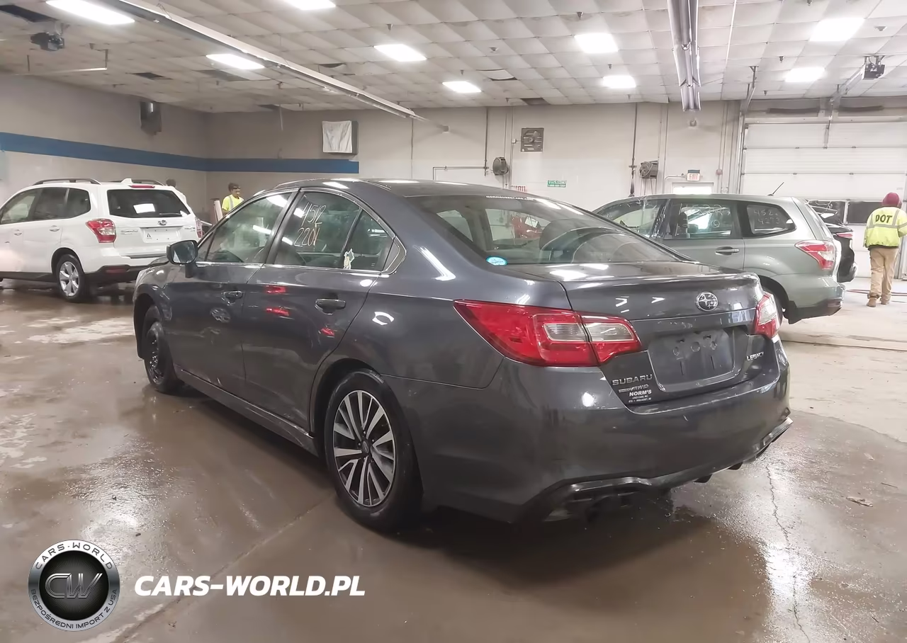 2018 Subaru Legacy 2.5I VIN:4S3BNAB63J3019918 - 3