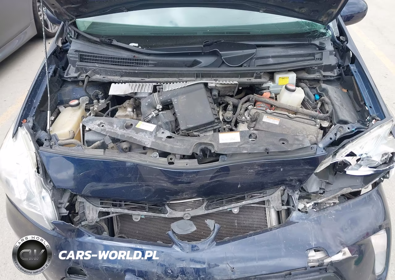 2015 Toyota Prius Two VIN:JTDKN3DU3F2003111 - 10