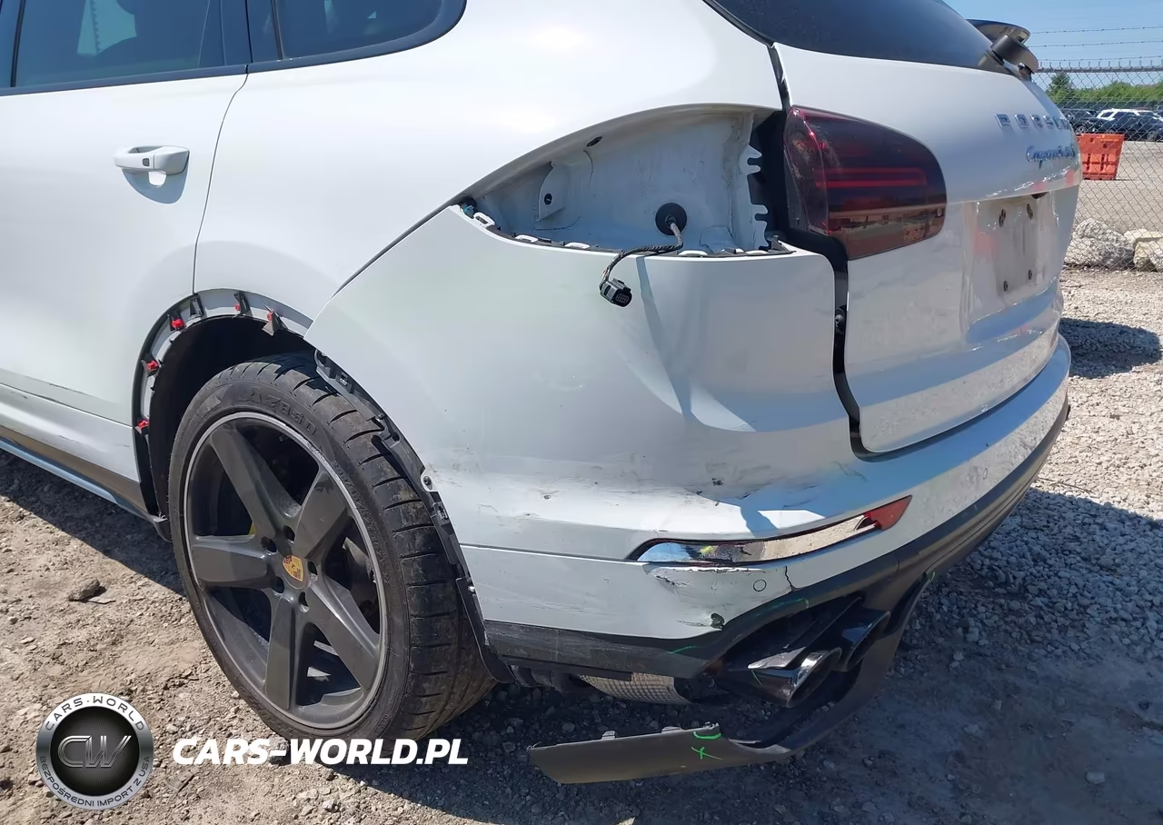 2016 Porsche Cayenne Turbo S VIN:WP1AC2A24GLA86864 - 6