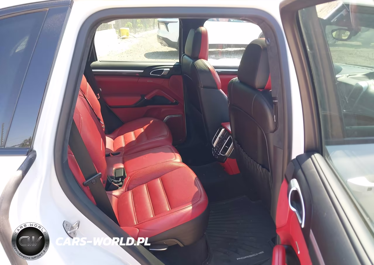 2016 Porsche Cayenne Turbo S VIN:WP1AC2A24GLA86864 - 8