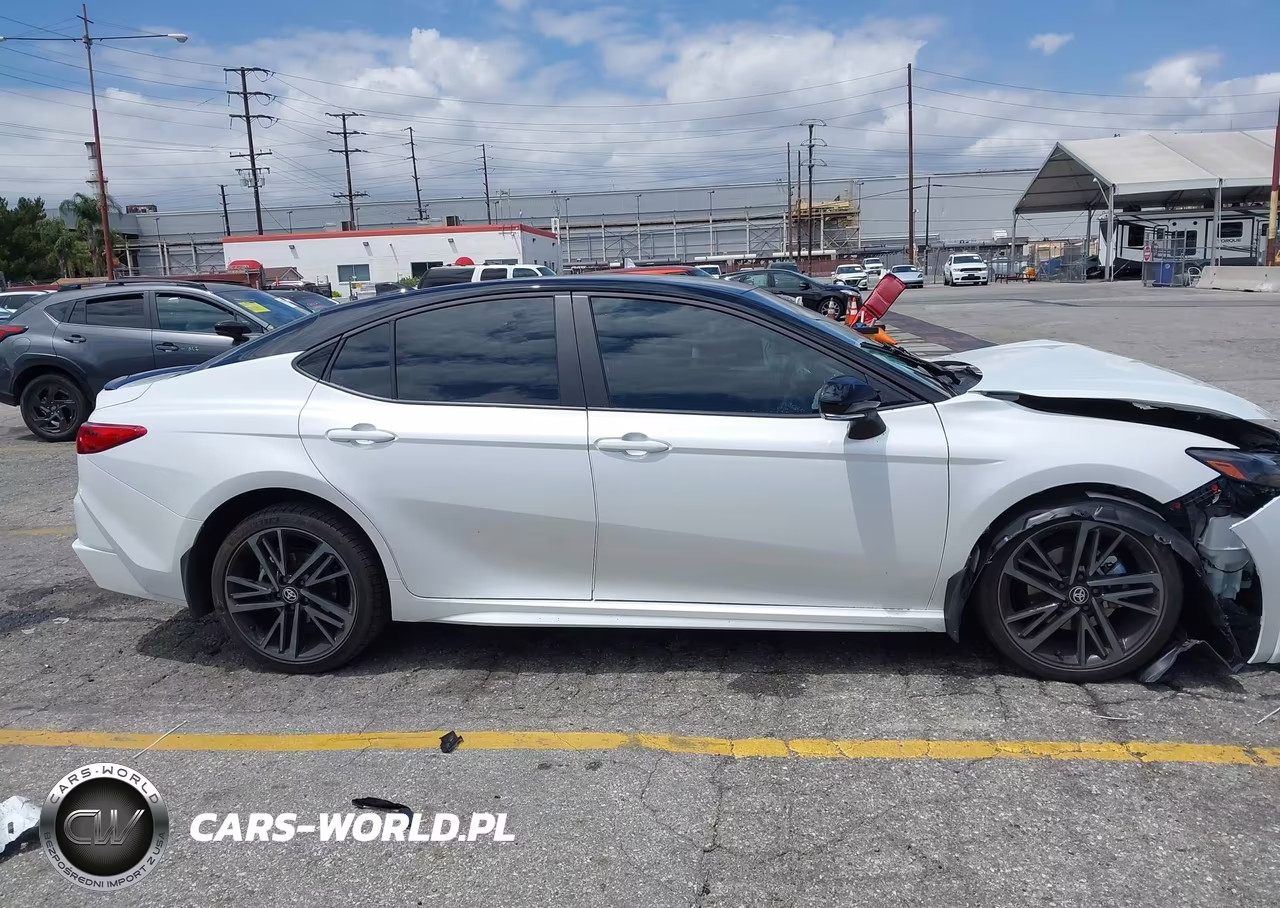2025 Toyota Camry Xse VIN:4T1DBADK3SU020229 - 13