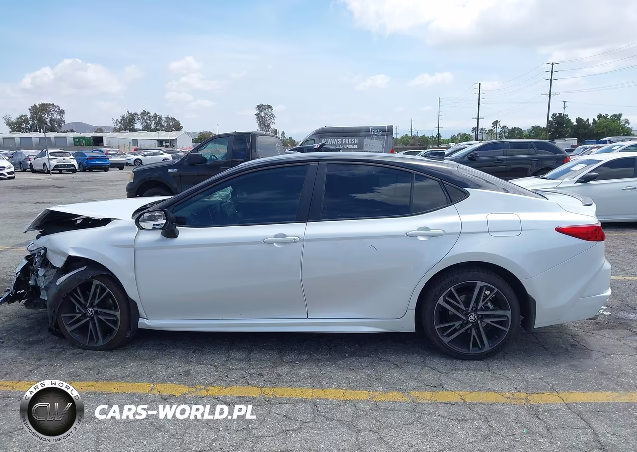 2025 Toyota Camry Xse VIN:4T1DBADK3SU020229 - 14