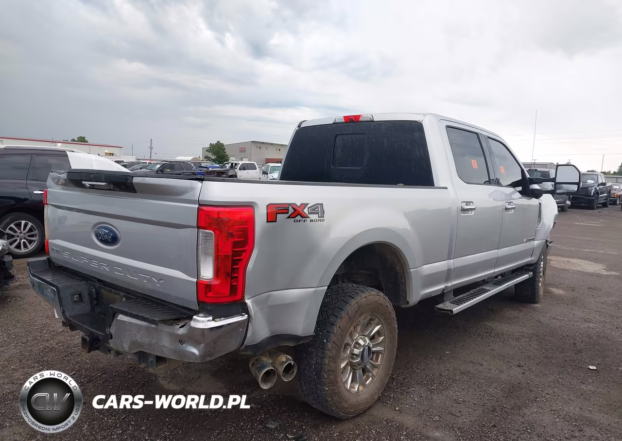 2017 Ford F-250 Xlt VIN:1FT7W2BT8HEE81808 - 4