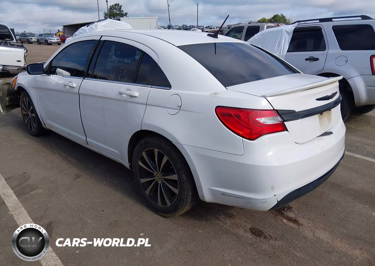 2014 Chrysler 200 Touring VIN:1C3CCBBG6EN192257 - 3