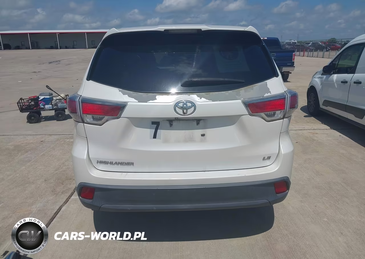 2015 Toyota Highlander Le VIN:5TDZARFH0FS014394 - 16