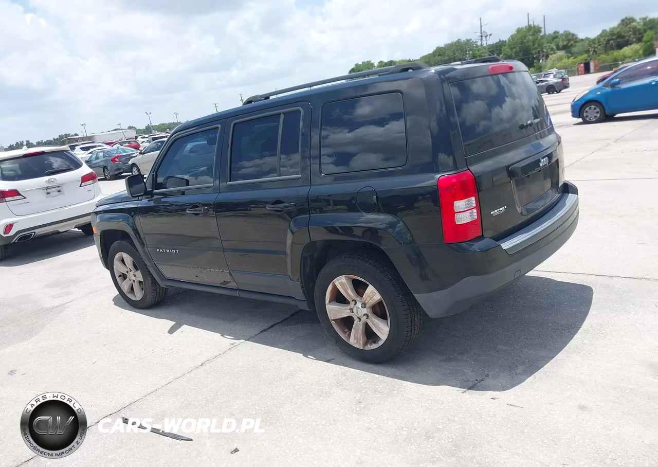 2016 Jeep Patriot Latitude VIN:1C4NJPFA9GD812458 - 3