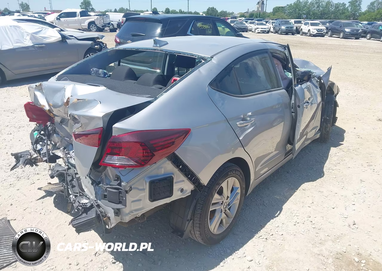 2020 Hyundai Elantra Sel VIN:5NPD84LF4LH565554 - 4