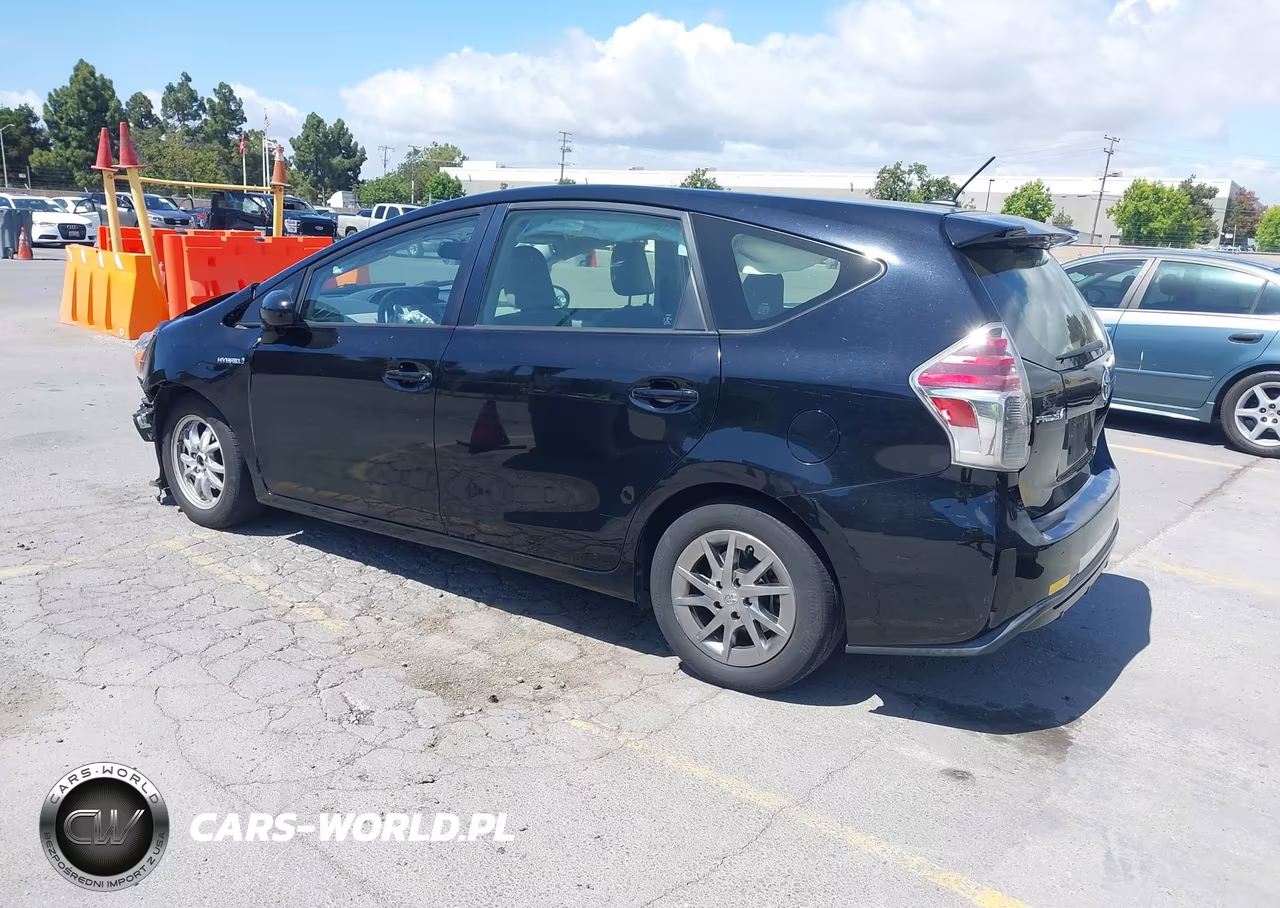 2017 Toyota Prius V Four VIN:JTDZN3EU3HJ060608 - 3