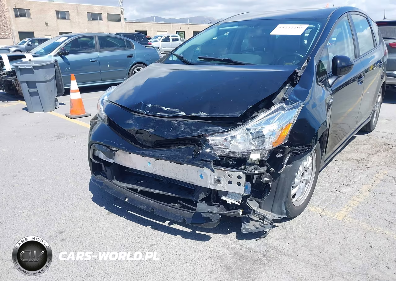 2017 Toyota Prius V Four VIN:JTDZN3EU3HJ060608 - 6