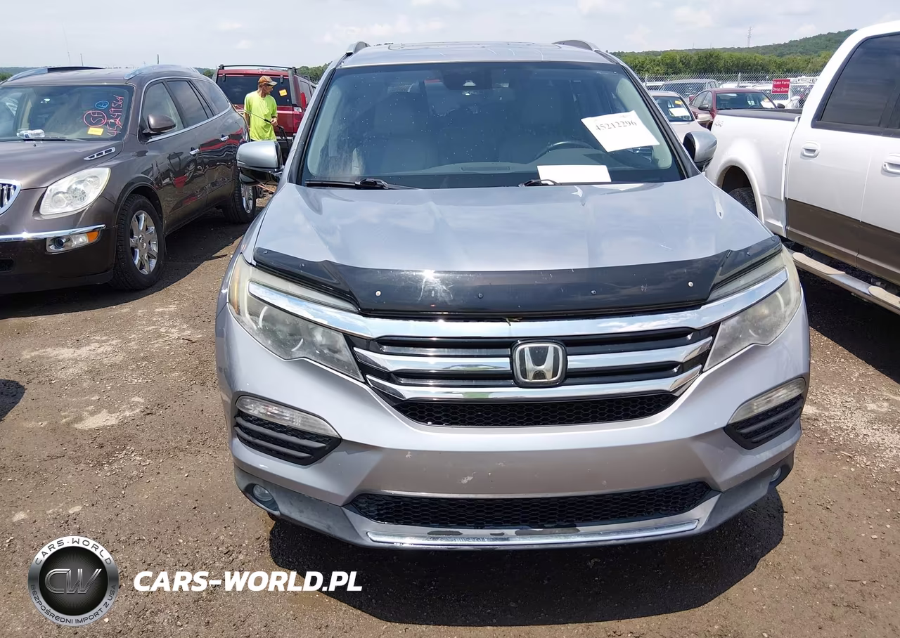 2016 Honda Pilot Touring VIN:5FNYF6H91GB123938 - 12