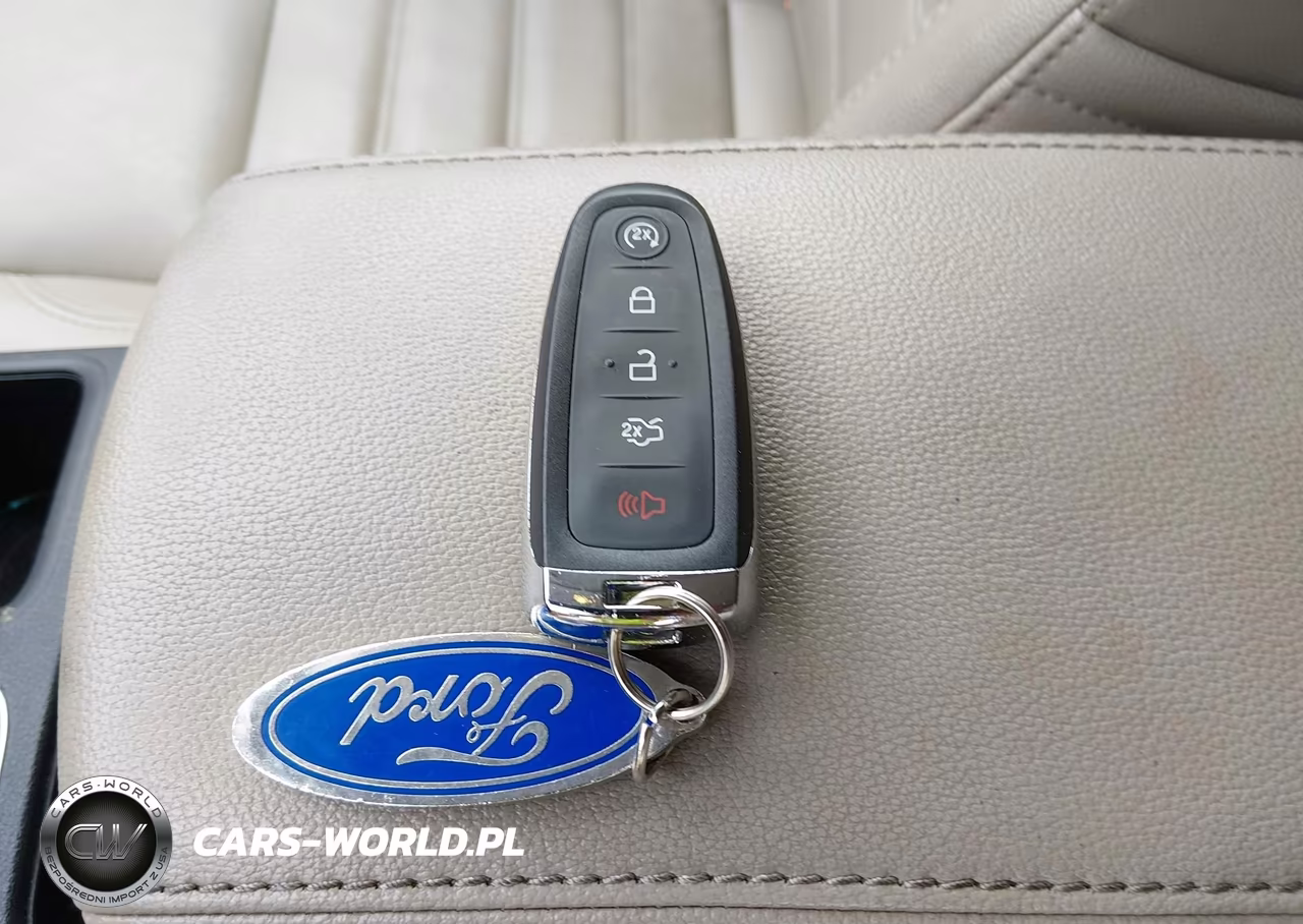 2017 Ford Escape Titanium VIN:1FMCU9JDXHUD07215 - 11