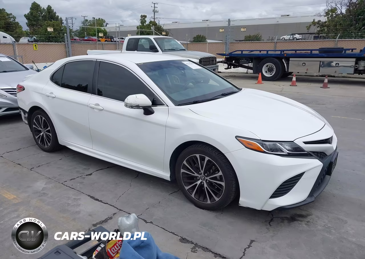 2018 Toyota Camry Se – zdjęcie 1 z 16