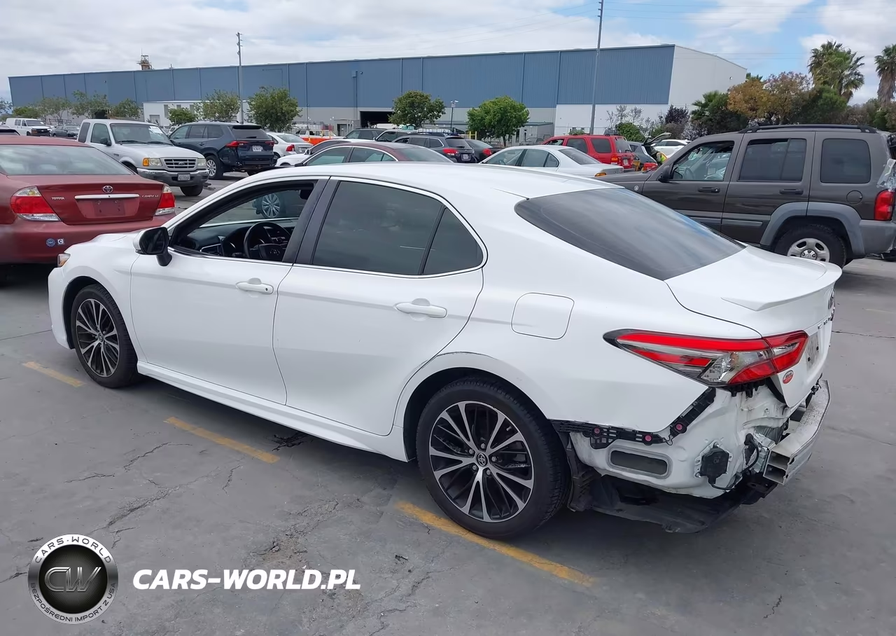 2018 Toyota Camry Se VIN:JTNB11HK3J3003598 - 3