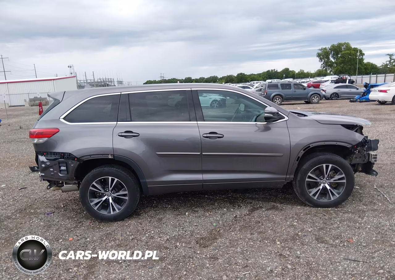 2017 Toyota Highlander Le Plus VIN:5TDZZRFH2HS197910 - 14