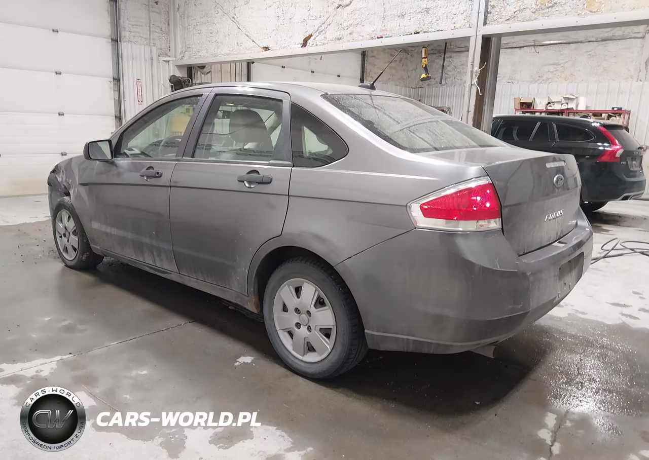 2010 Ford Focus S VIN:1FAHP3EN7AW230563 - 3