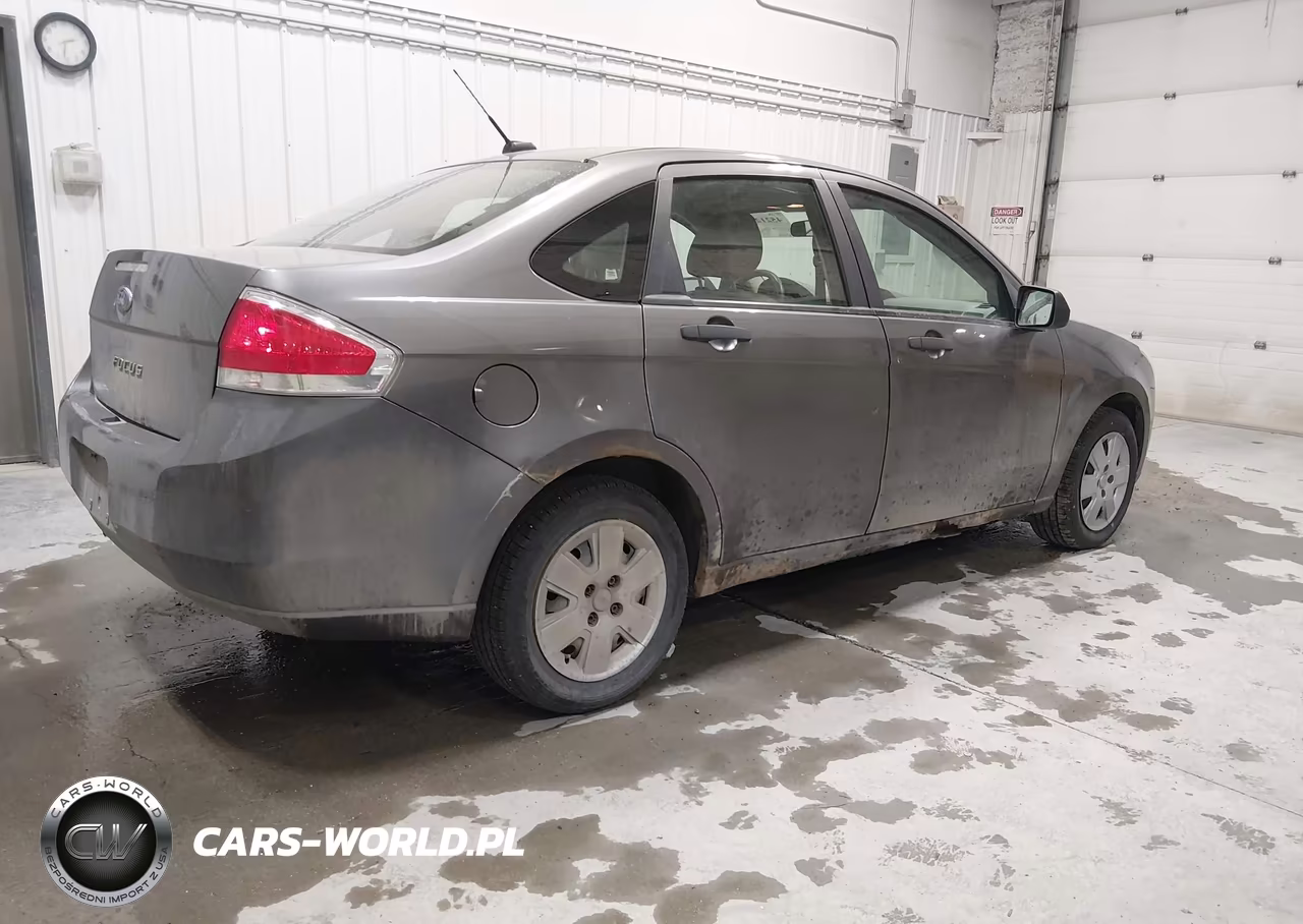 2010 Ford Focus S VIN:1FAHP3EN7AW230563 - 4