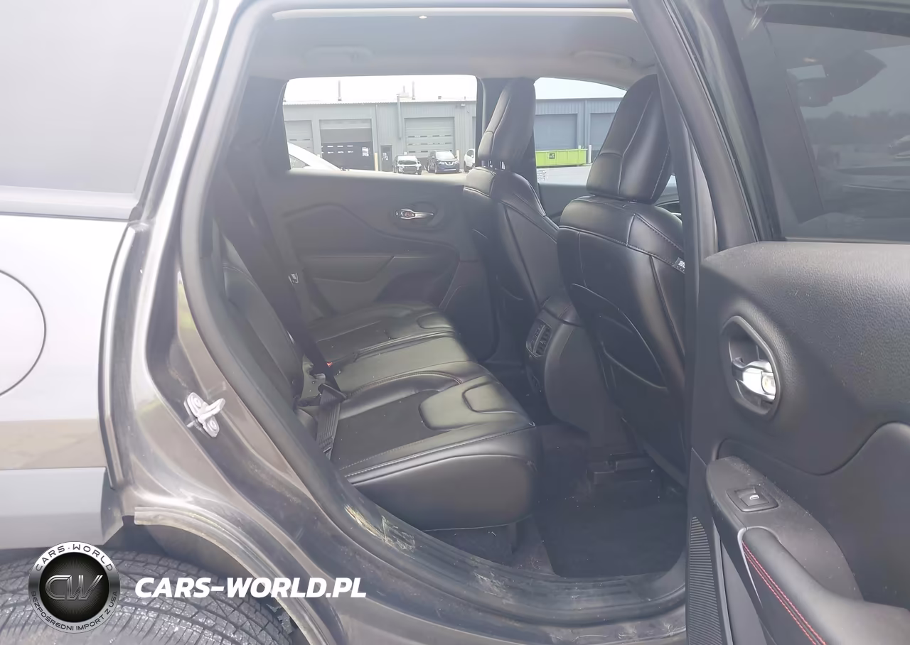2019 Jeep Cherokee Trailhawk 4X4 VIN:1C4PJMBX7KD224892 - 8