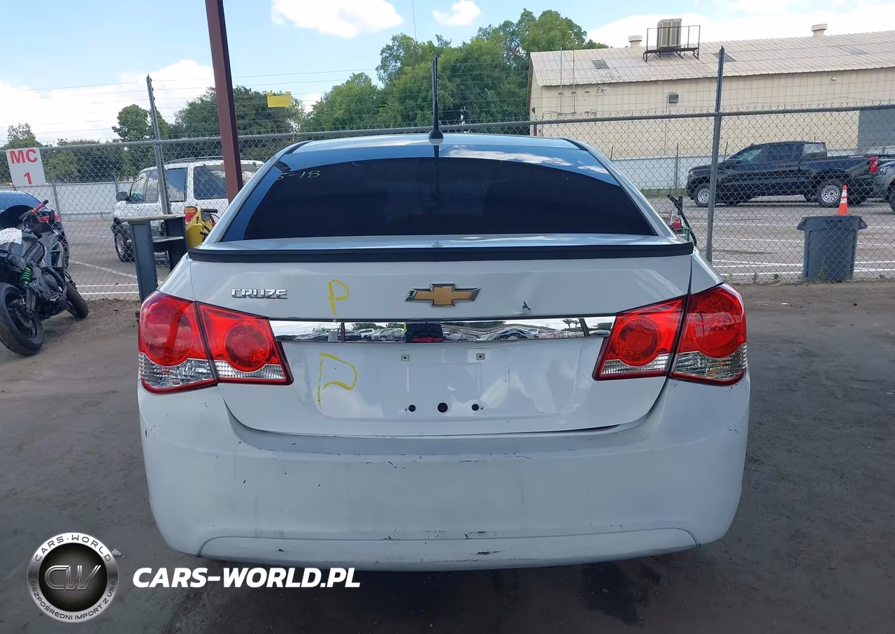 2014 Chevrolet Cruze Ls Auto VIN:1G1PA5SG5E7371701 - 16