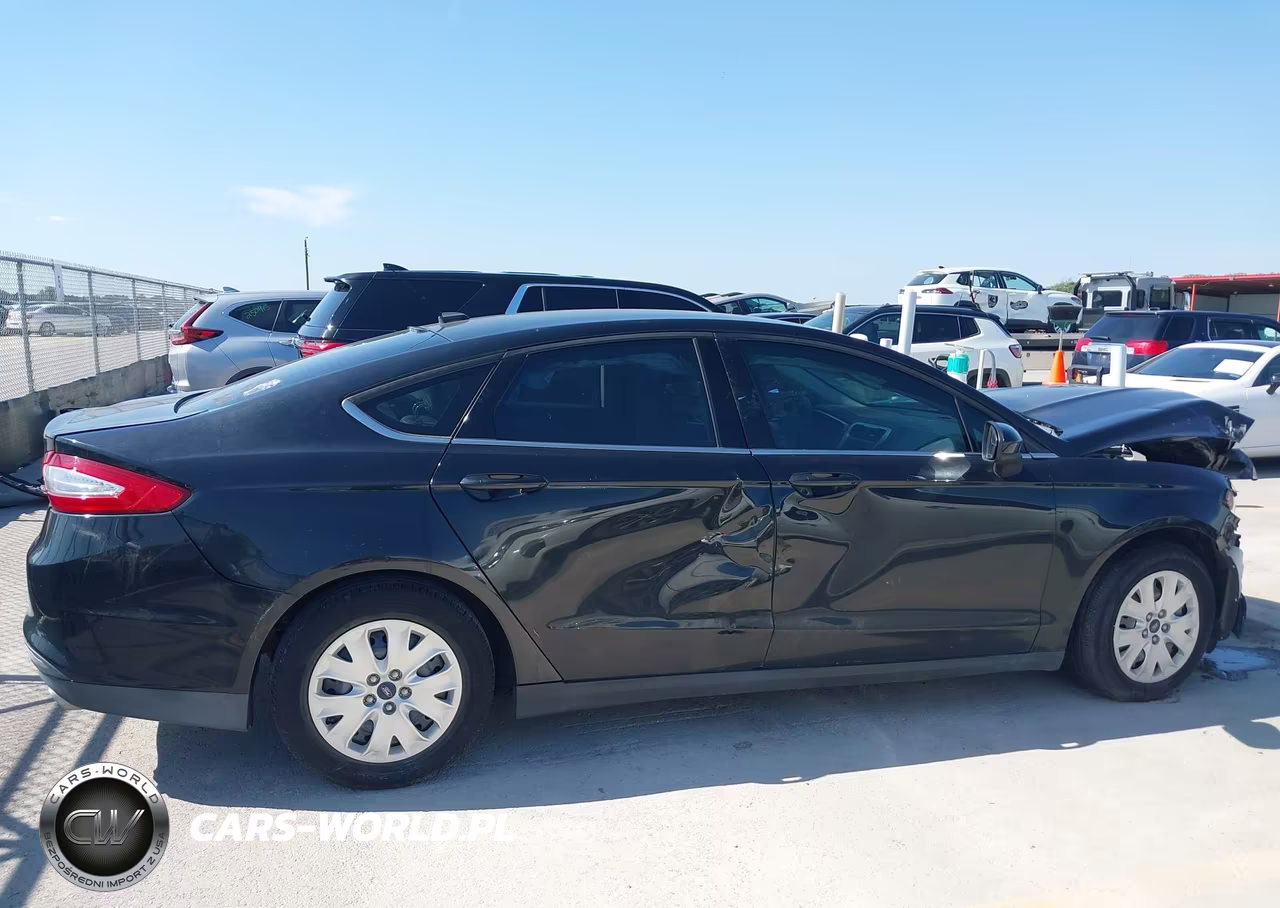 2013 Ford Fusion S VIN:3FA6P0G74DR254122 - 13