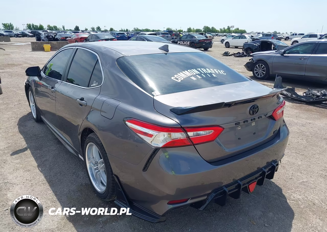 2020 Toyota Camry Se VIN:4T1G11AK5LU338312 - 3