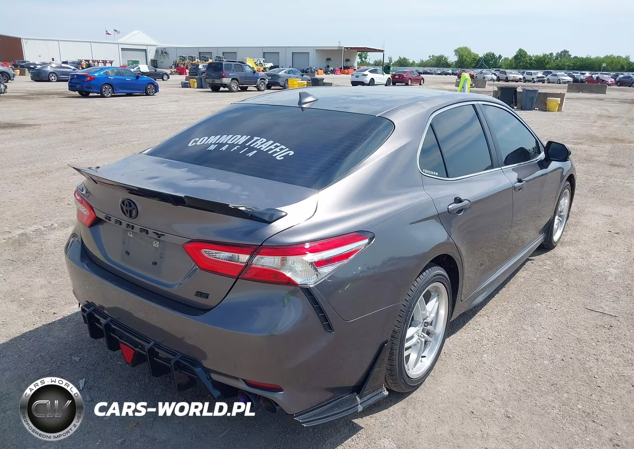 2020 Toyota Camry Se VIN:4T1G11AK5LU338312 - 4