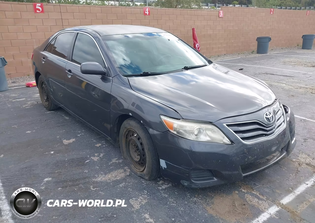 2011 Toyota Camry Le – zdjęcie 1 z 16