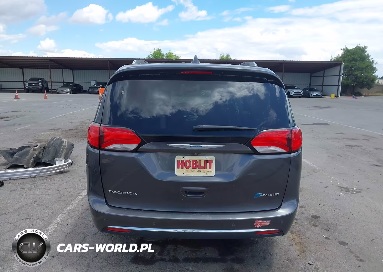 2018 Chrysler Pacifica Hybrid Touring L VIN:2C4RC1L79JR236831 - 17
