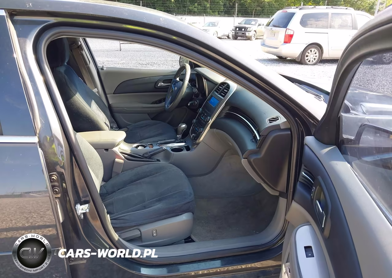 2015 Chevrolet Malibu Ls VIN:1G11B5SL2FF343104 - 5