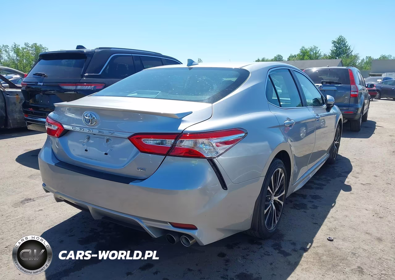 2020 Toyota Camry Se VIN:4T1G11AK5LU301342 - 4
