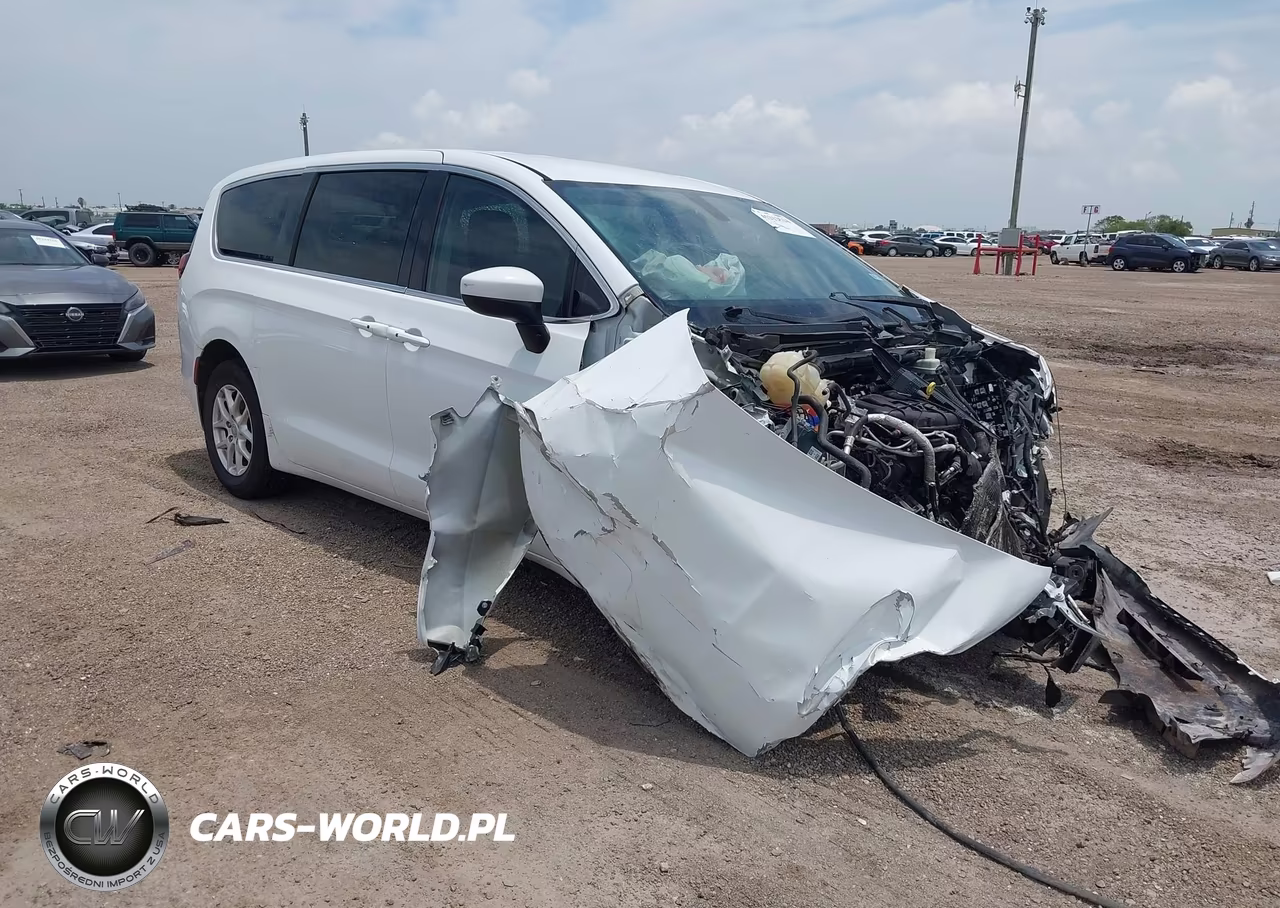 2017 Chrysler Pacifica Touring – zdjęcie 1 z 17