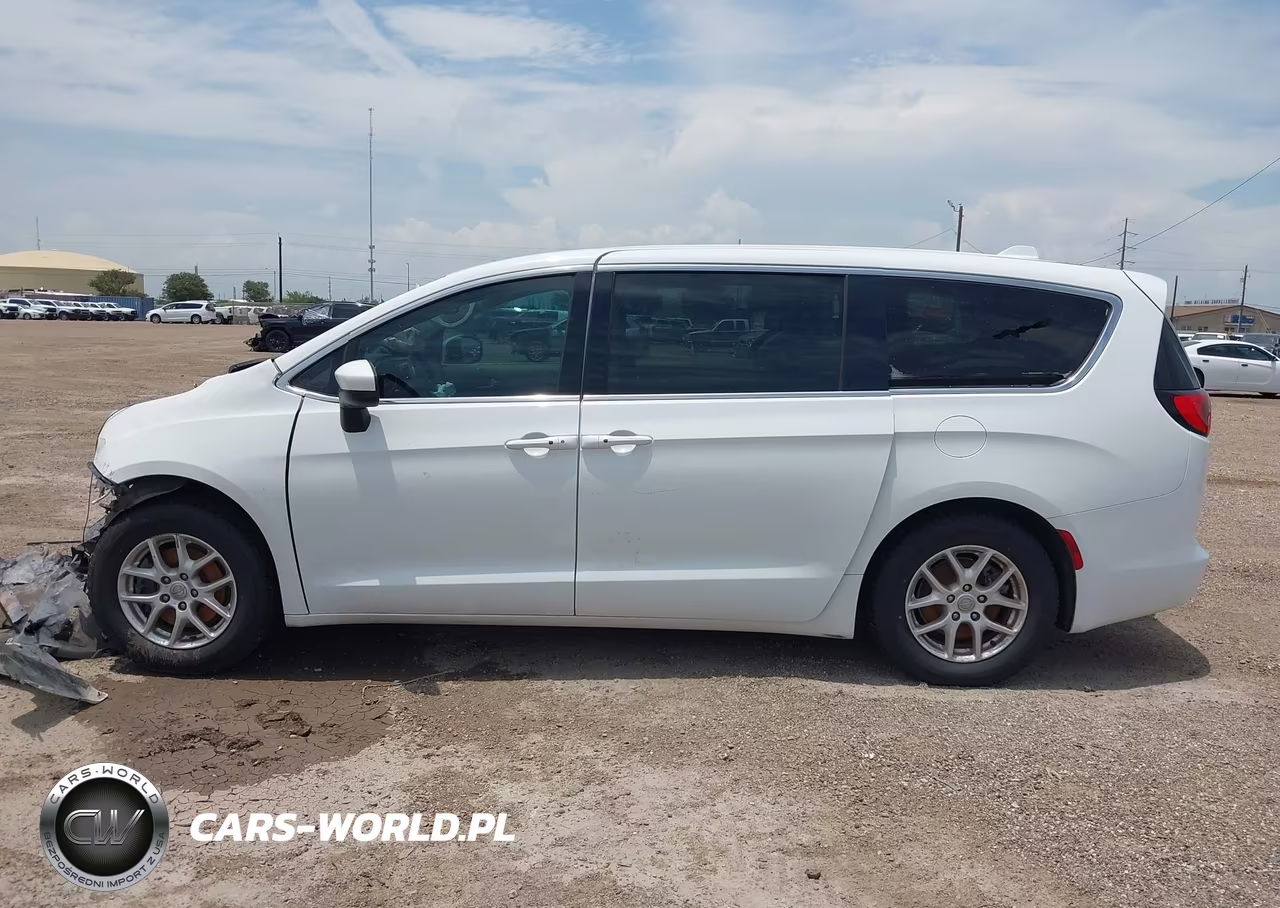 2017 Chrysler Pacifica Touring VIN:2C4RC1DG5HR703591 - 15