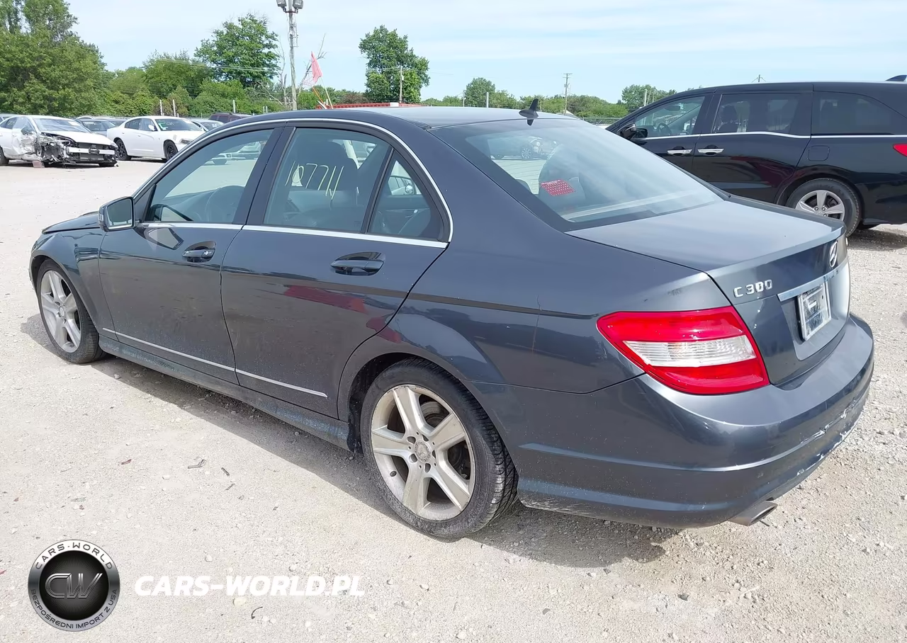 2010 Mercedes-Benz C 300 VIN:WDDGF8BB8AR126801 - 3