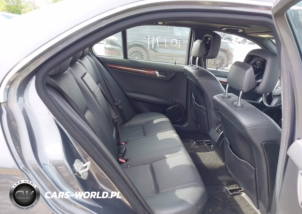 2010 Mercedes-Benz C 300 VIN:WDDGF8BB8AR126801 - 8