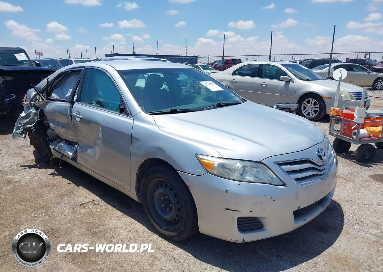 2010 Toyota Camry Le – zdjęcie 1 z 17