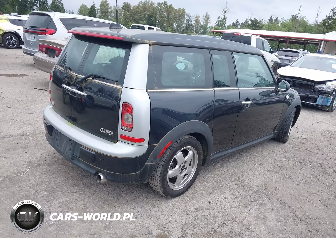 2008 Mini Cooper Clubman VIN:WMWML335X8TN66675 - 4