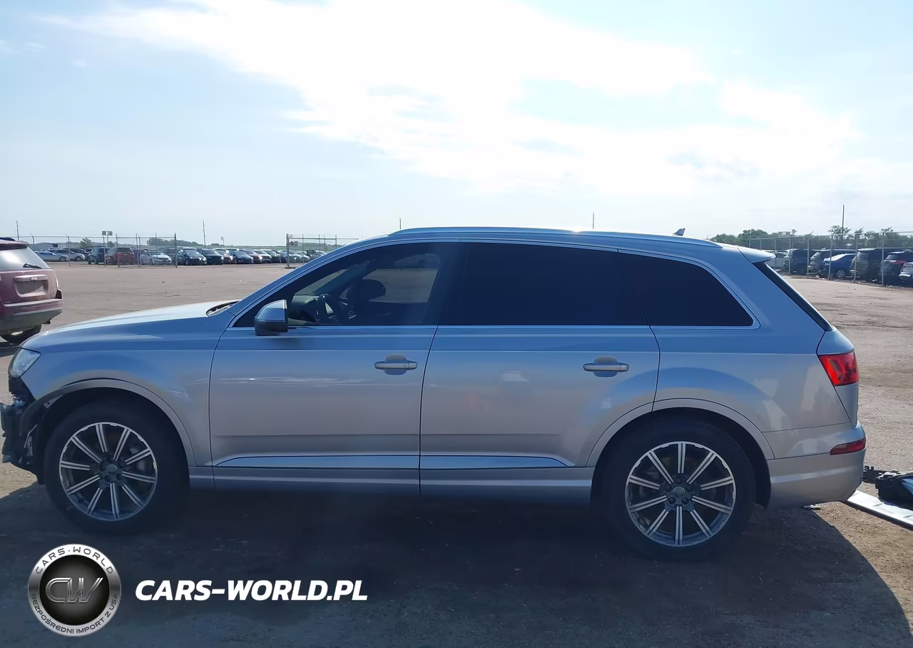 2017 Audi Q7 3.0T Premium VIN:WA1LAAF7XHD048012 - 15