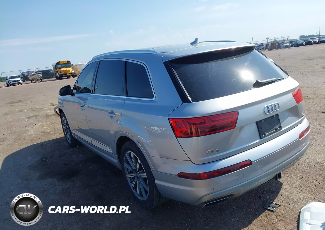 2017 Audi Q7 3.0T Premium VIN:WA1LAAF7XHD048012 - 3