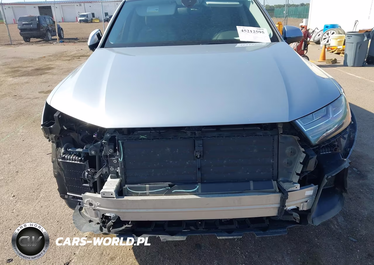 2017 Audi Q7 3.0T Premium VIN:WA1LAAF7XHD048012 - 6