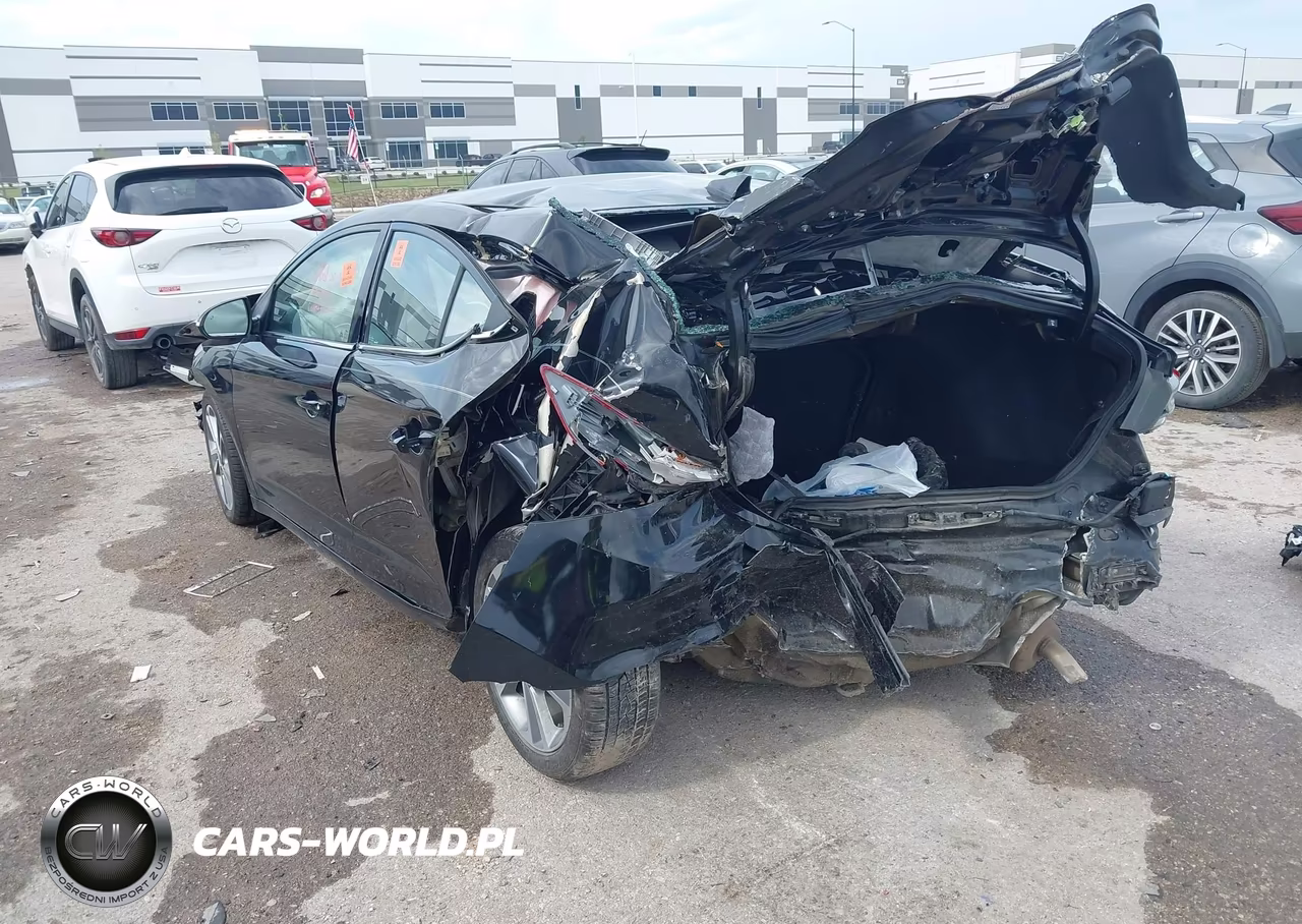 2018 Hyundai Elantra Limited VIN:KMHD84LF8JU646247 - 3