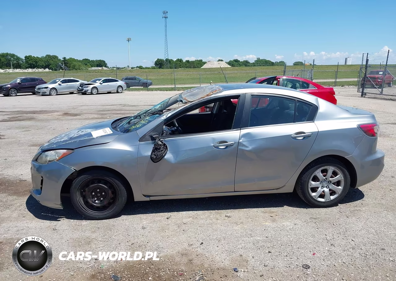 2012 Mazda Mazda3 I Sport VIN:JM1BL1UF7C1528248 - 15