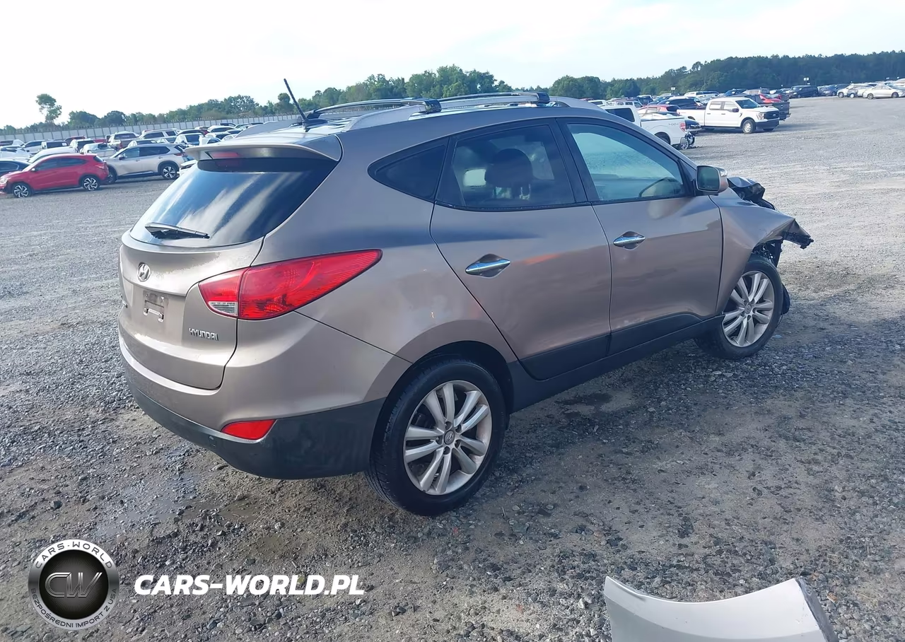 2010 Hyundai Tucson Limited VIN:KM8JU3ACXAU064295 - 4