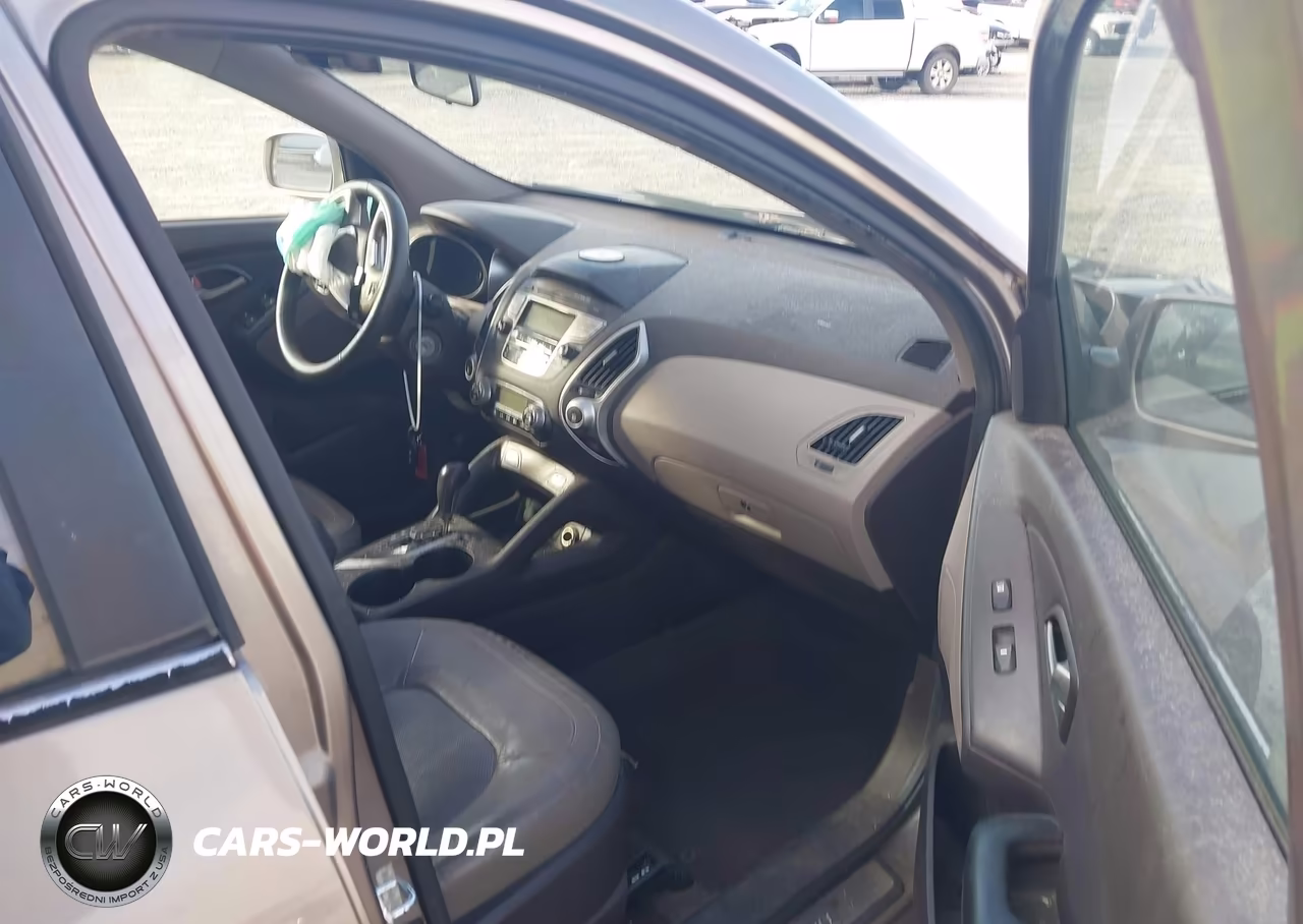 2010 Hyundai Tucson Limited VIN:KM8JU3ACXAU064295 - 5