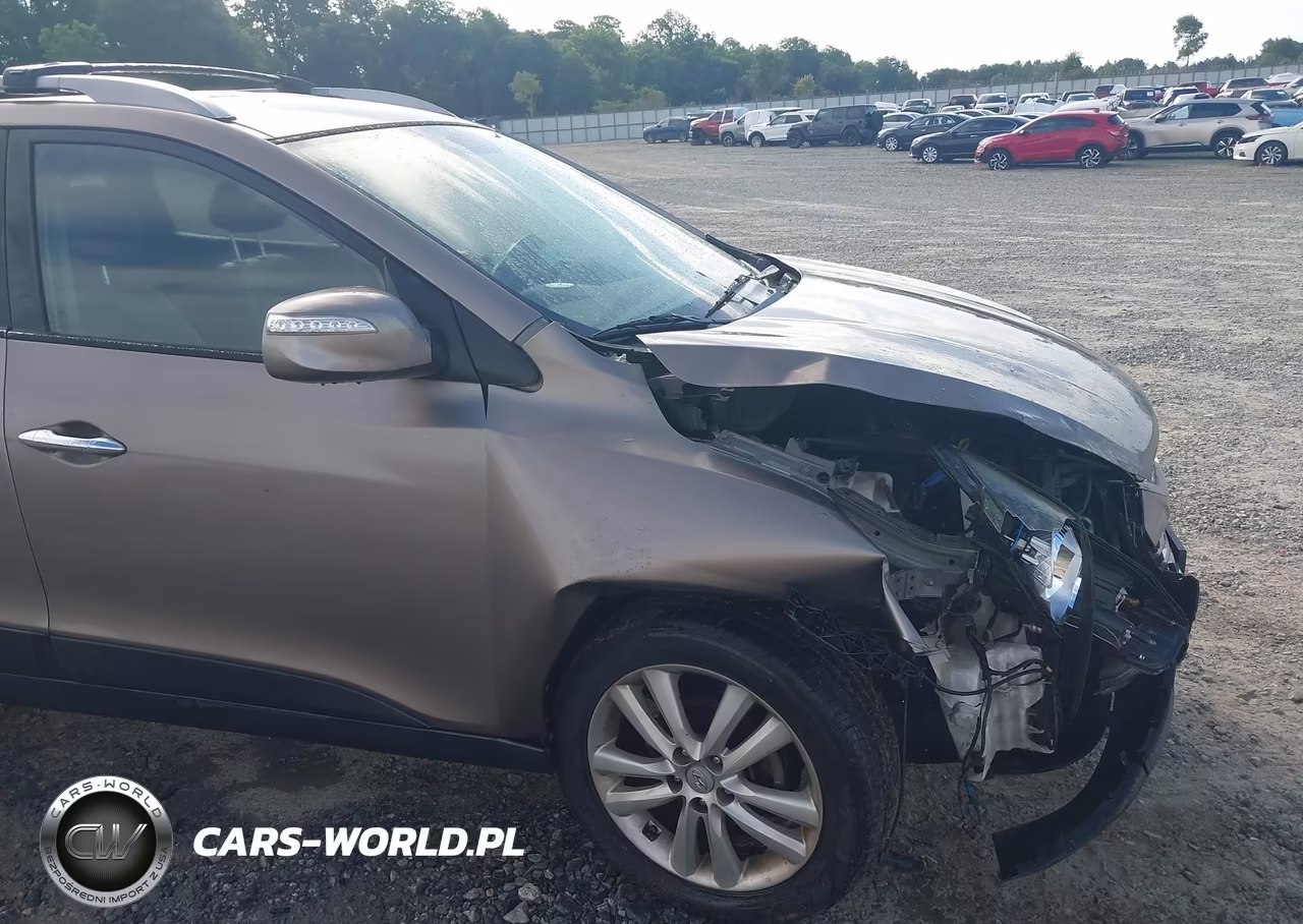 2010 Hyundai Tucson Limited VIN:KM8JU3ACXAU064295 - 6
