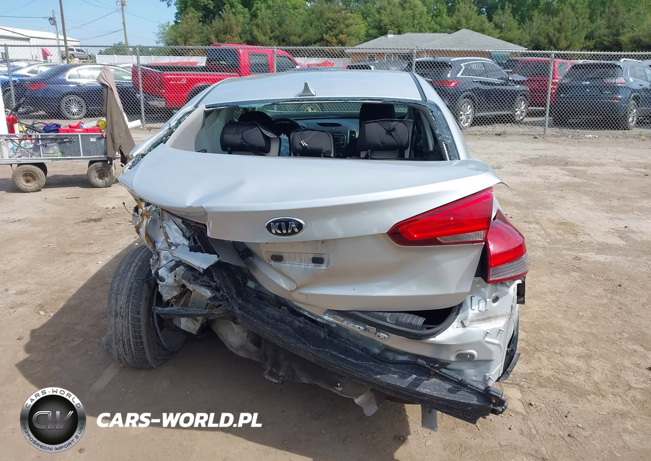 2018 Kia Forte Lx VIN:3KPFK4A74JE226106 - 15