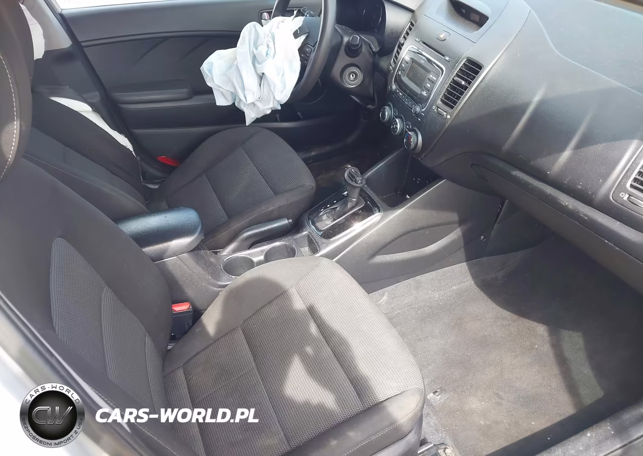2018 Kia Forte Lx VIN:3KPFK4A74JE226106 - 5